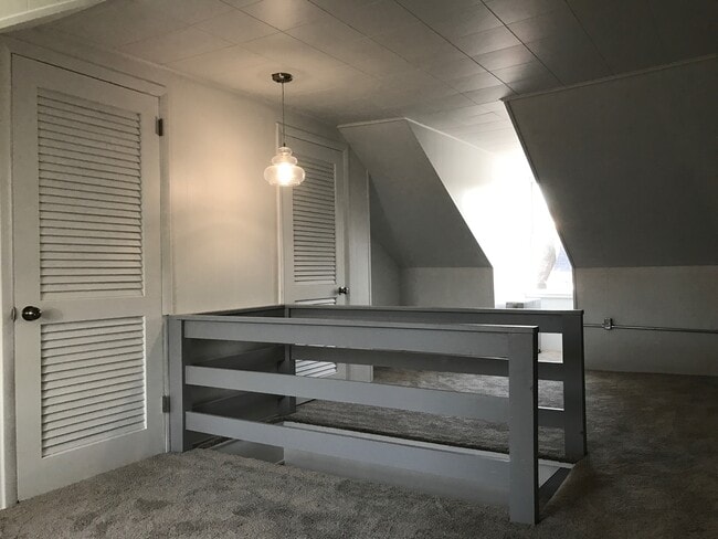 Building Photo - 4909 Hatfield St Rental