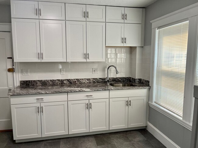 Building Photo - 104-106-106 Burrill St Unit 1 Rental