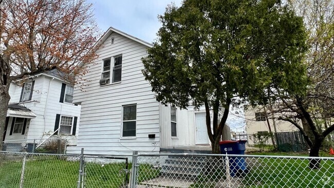 Building Photo - 15 Quigley Blvd SW Unit Apt 1