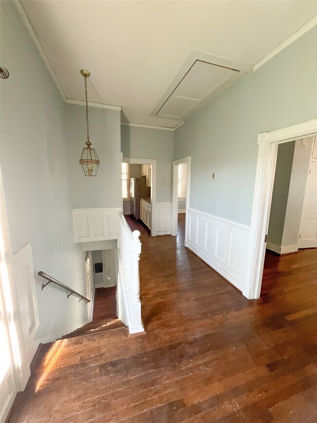 Photo - 901 Broadway Avenue J Unit UP