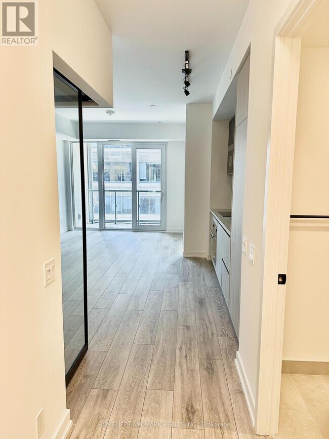 Photo - 108 Peter St