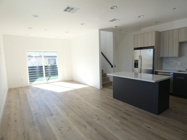 Photo - 5522 Barton Ave Apartamento Unidad 5524 Barton Ave