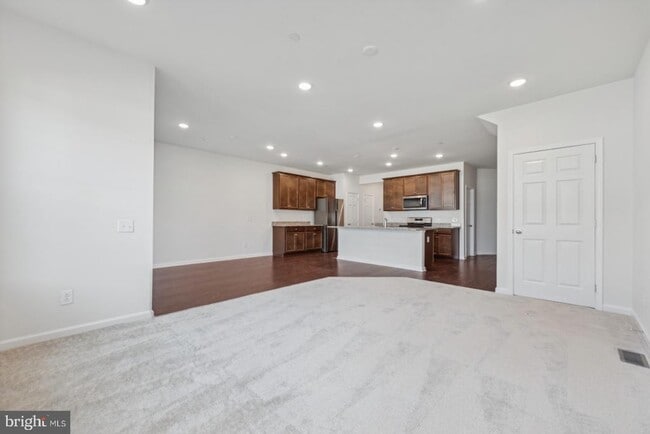 Photo - 352 Milton Stamp Dr