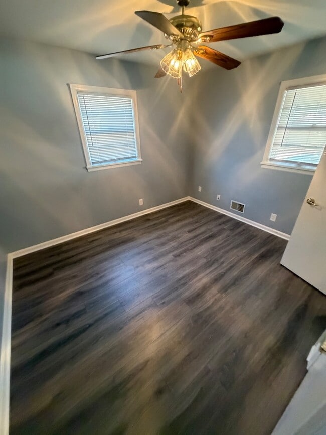 Photo - 11813 Pierce Way