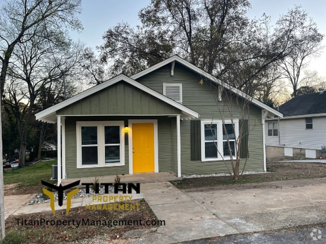 Building Photo - 2Bed/1Bath House