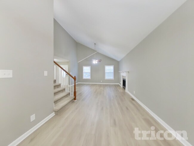 Photo - 1335 Loren Circle