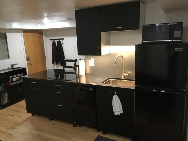 Photo - 1209 E Harney St Unidad 1209 B