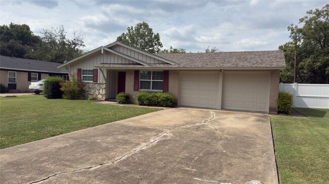 Photo - 1415 Wisteria Way