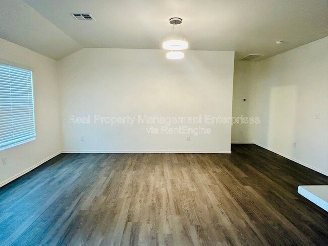 Photo - 11624 NW 96th St
