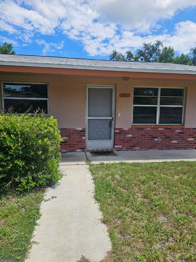 Building Photo - Bright & open 1 bedroom, 1 bath with scree... Rental