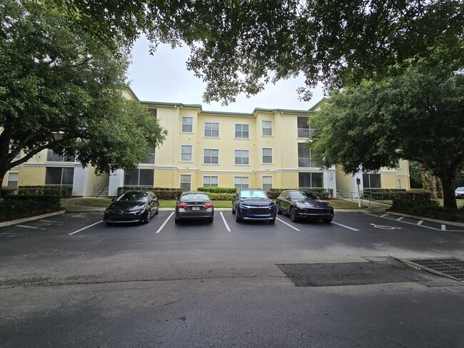 Great 2 Bed 1 Bath Ground floor condo in L... - Great 2 Bed 1 Bath Ground floor condo in L... Unit 18102