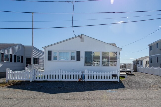 23 Diane Ln