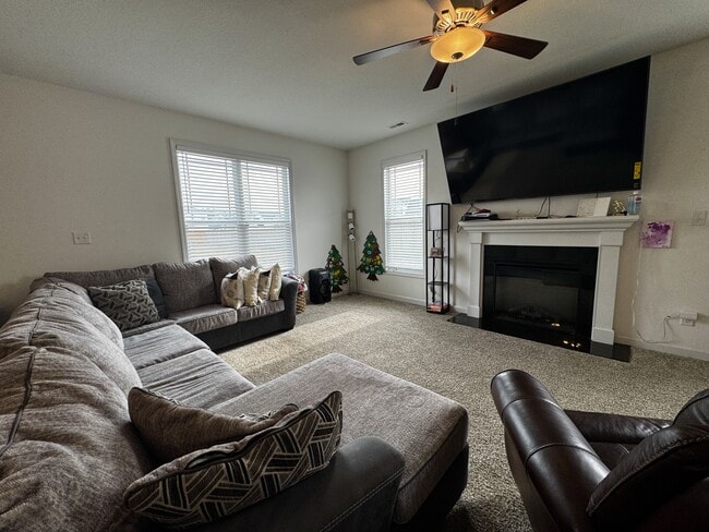 Photo - 407 Cattle Ranch Ln