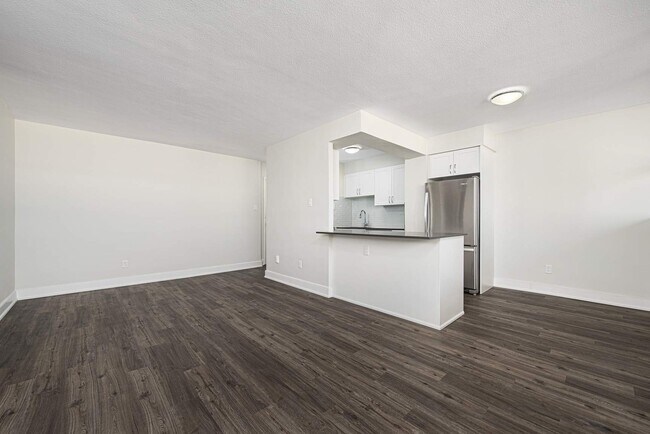 Building Photo - 1970 Fowler Dr