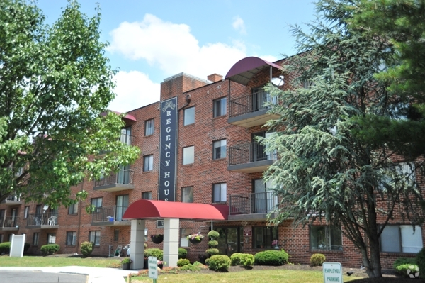 Building Photo - Winslow House Apartments