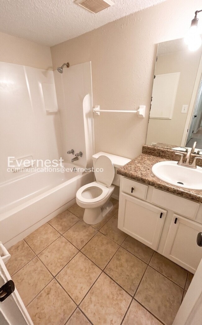 2 Bed, 2 Bath Condo with Modern Amenities / Pet-Friendly / Available Now!
