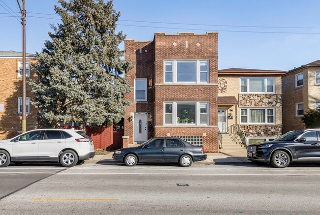 Building Photo - 5761 N Elston Ave Unit 2