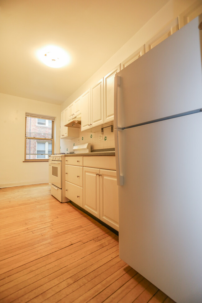 Photo - 7714 N Sheridan Rd Apartment Unit #1A