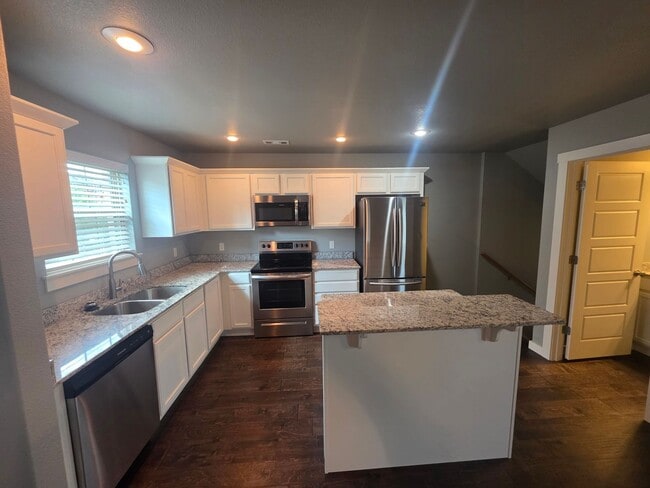Photo - 2828 W Blackstone Crossing