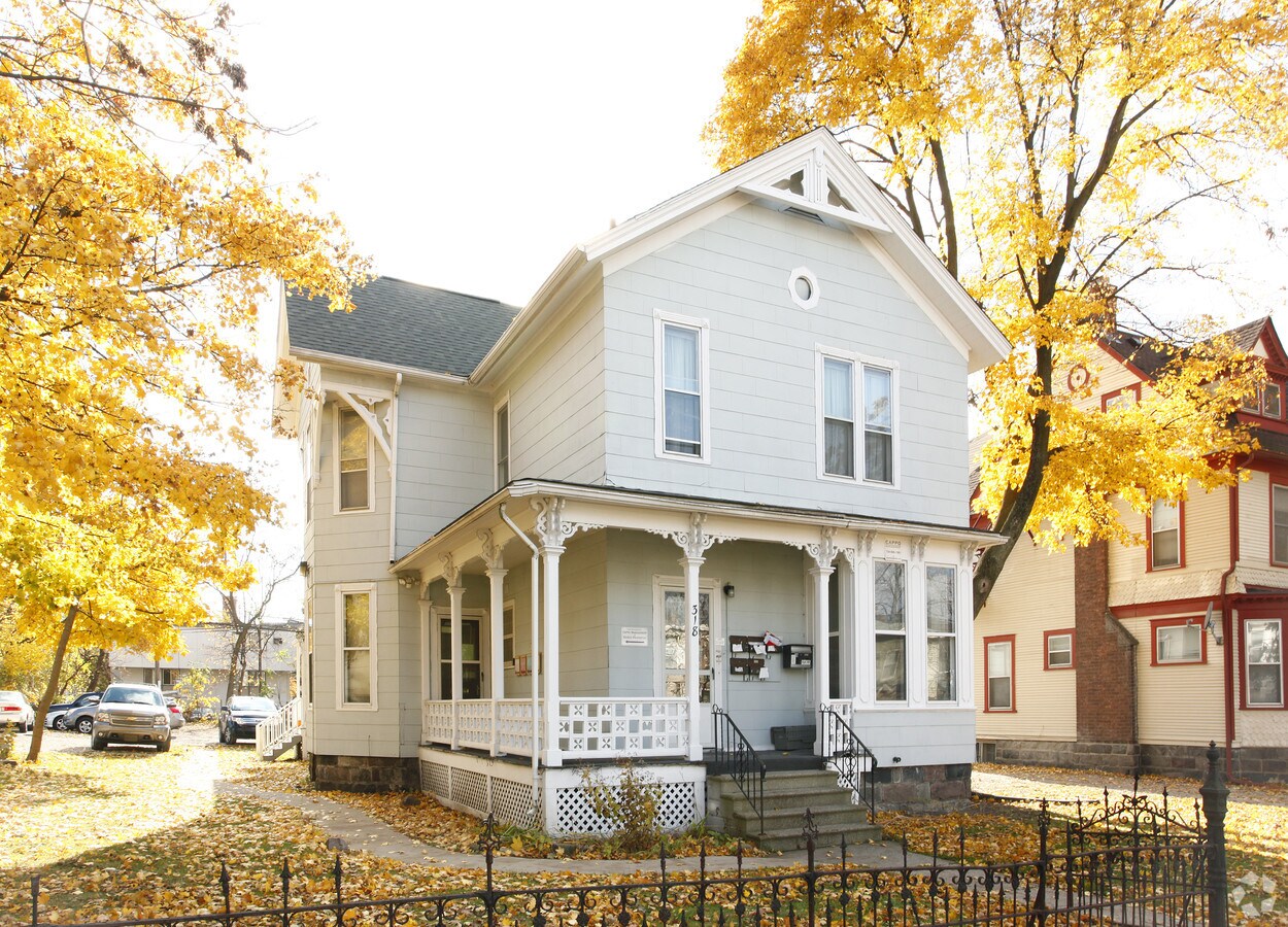 Primary Photo - 318 E Jefferson St