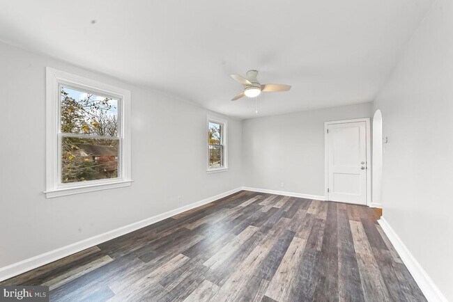 Photo - 2203 Steel Rd