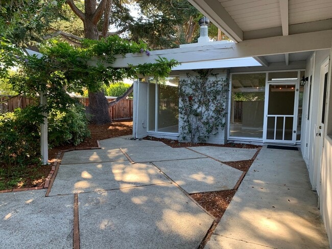 Photo - BEST VALUE IN PA!!  Charming Eichler, Midtown location, GREAT PA schools, EASY commute!