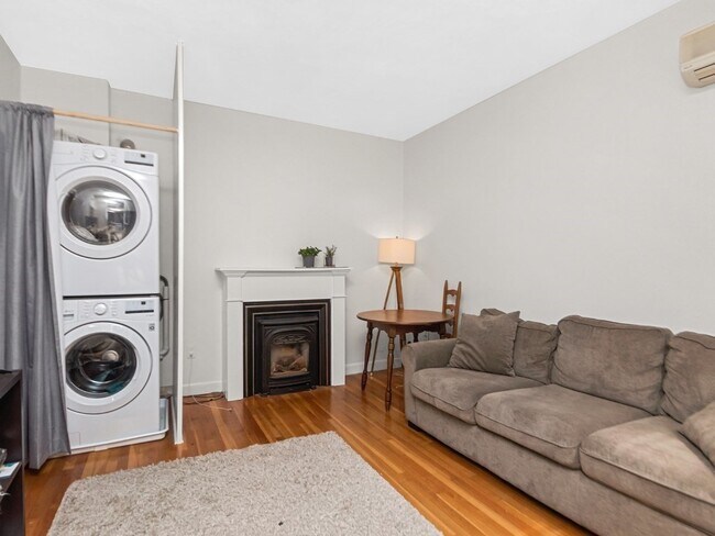 Photo - 249 Bunker Hill St