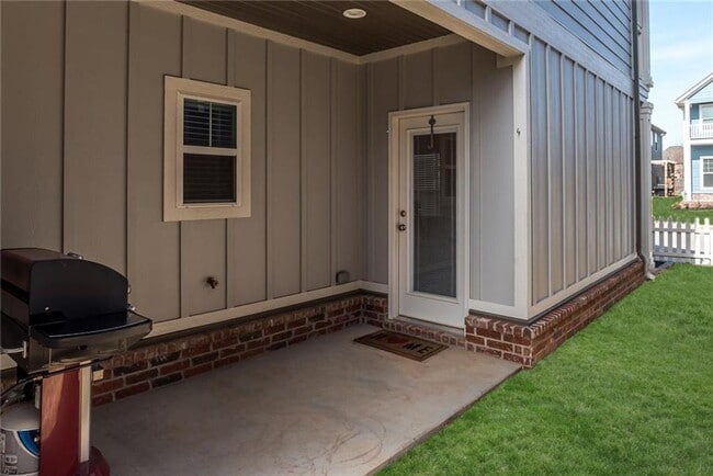 Photo - 3 bedroom 2.5 bath new home centrally located