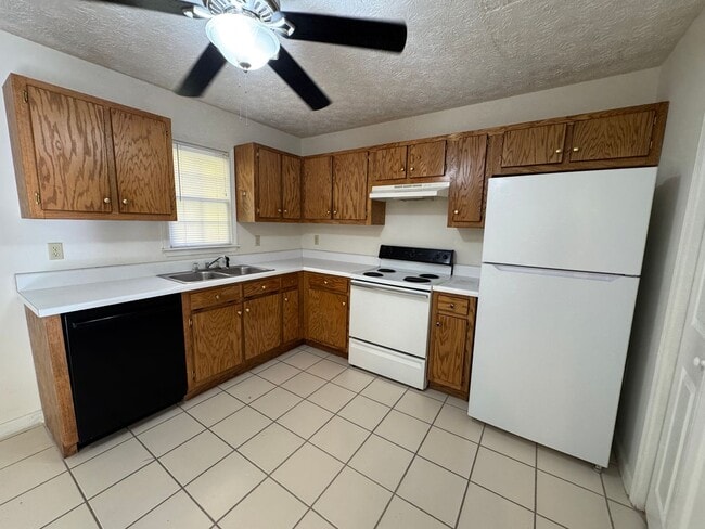 Photo - 2692 Callier Springs Rd SE Unit 2692 Callier Springs Rd. Apt. B