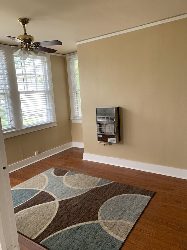 Photo - STRAIGHTlvr1010a Unit A