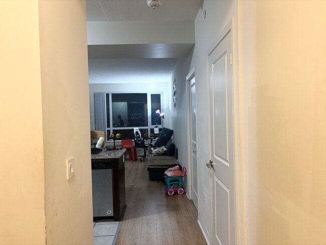 Building Photo - 1 BED - 1 BATH - MISSISSAUGA - CONDO Unit 901