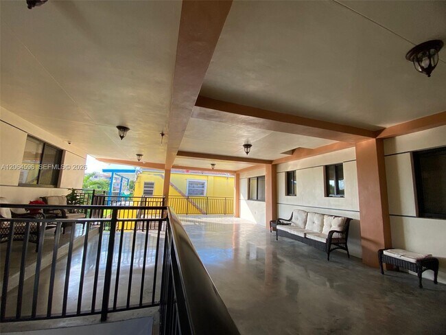 Photo - 2268 SW 8th St Unidad 5