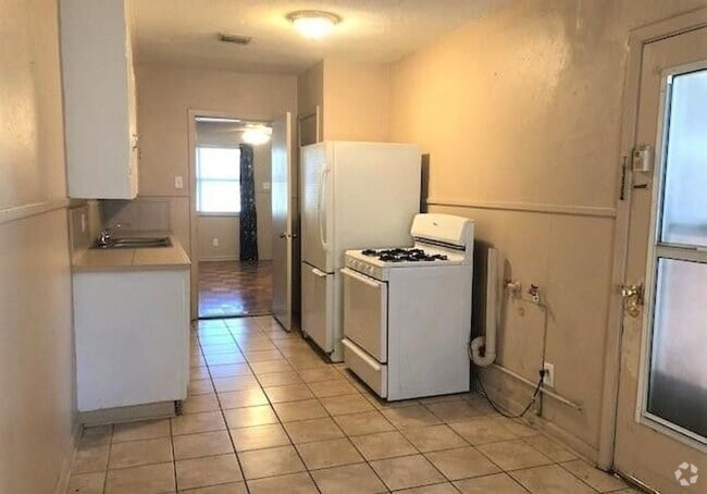 Building Photo - 1616 W St Mary Blvd Unit 1616 W St Mary Rental