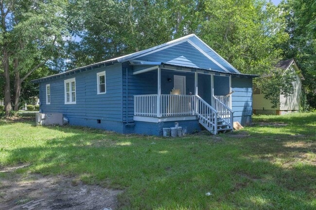 Photo - 547 Horry St NE