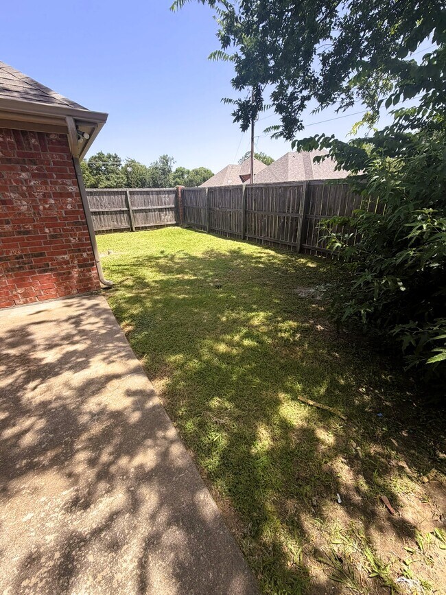 Private Fenced Backyard - 307 Sunset Blvd Unidad 307