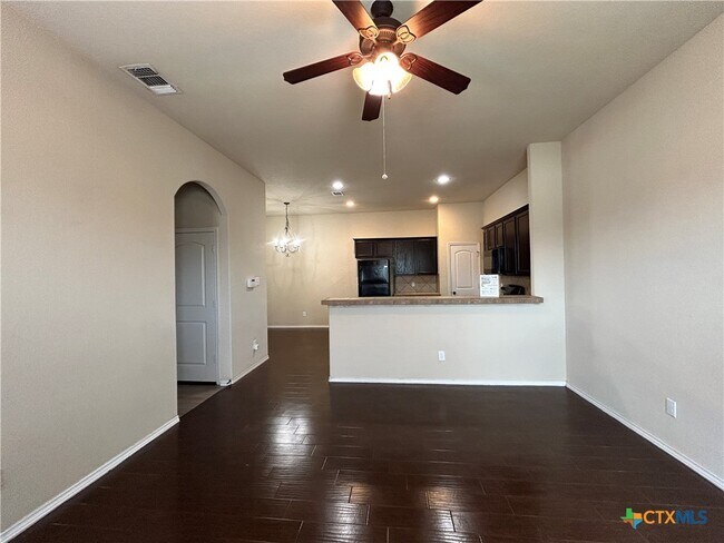 Photo - 502 Creekside Cir