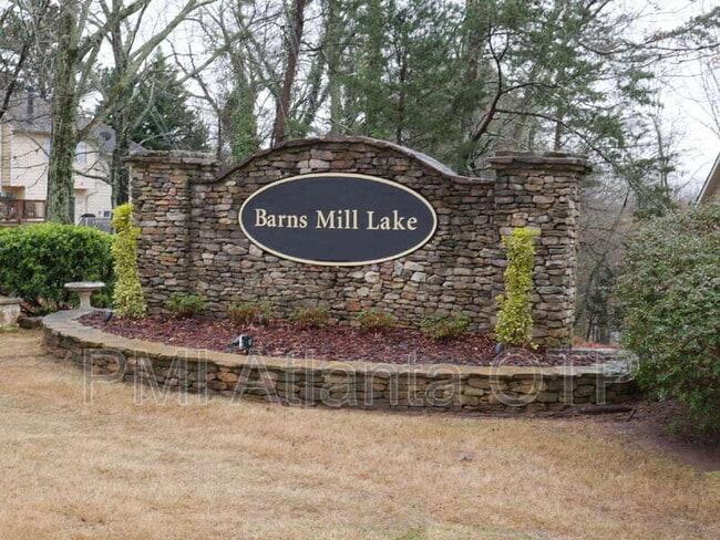 Photo - 1782 Millview Dr NE