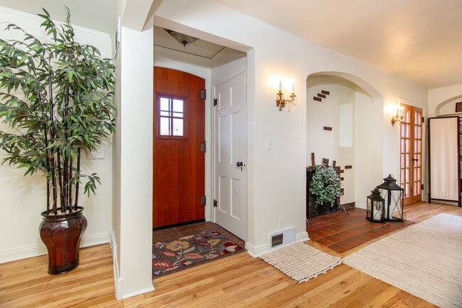 Photo - 901 St Cloud St