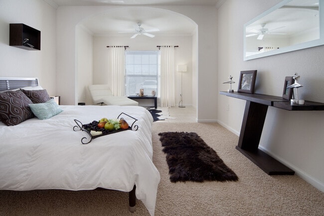 Photo - Heritage Estates – Center Square