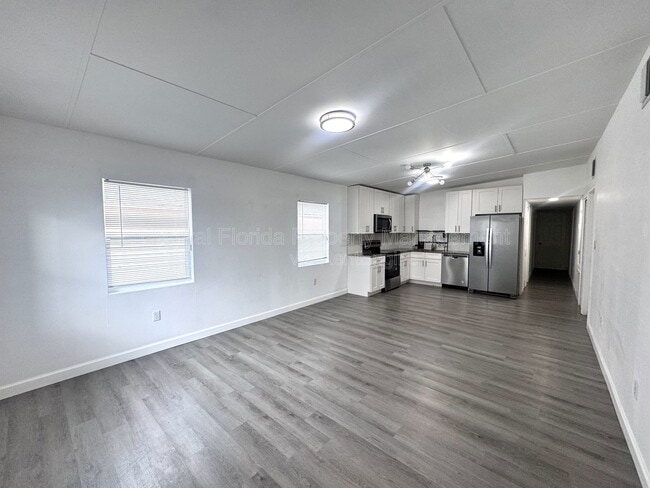 Photo - 1540 W 18th St