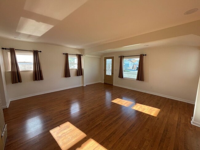 10122 Imperial Ave