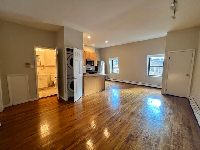 Photo - 1121 Walnut St Apartment