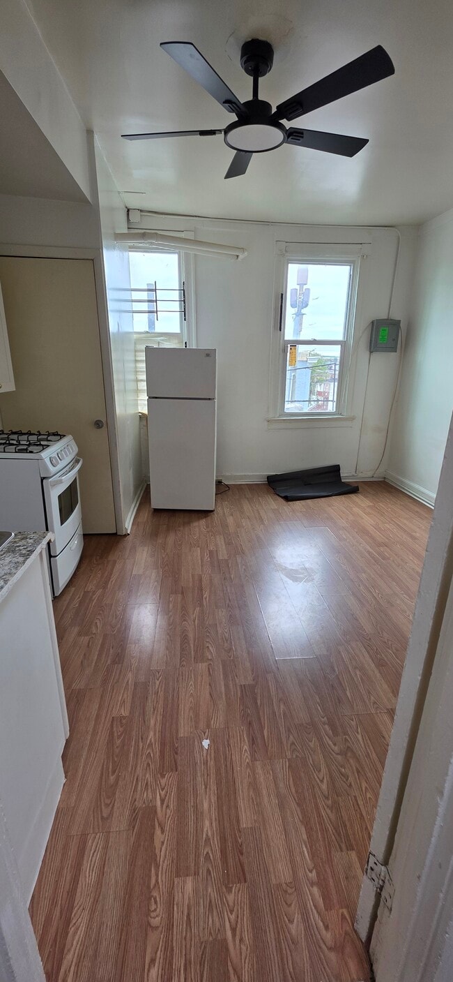 Photo - 2920 Parkwood Ave Unit Apt 3