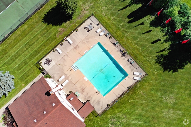 XCommunity Pool - Tammany Hills Apartments