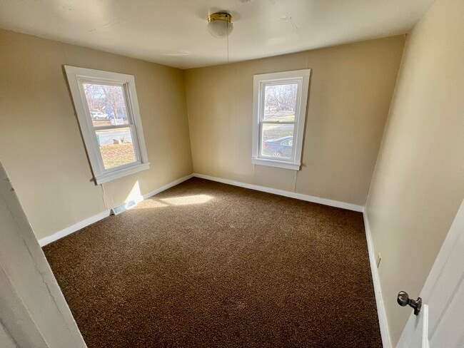 Photo - 225 Baldwin St