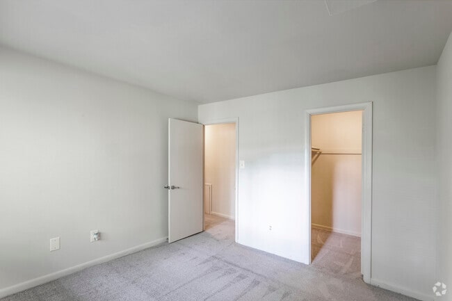 3 BR, 2 BA - 1,060 SF