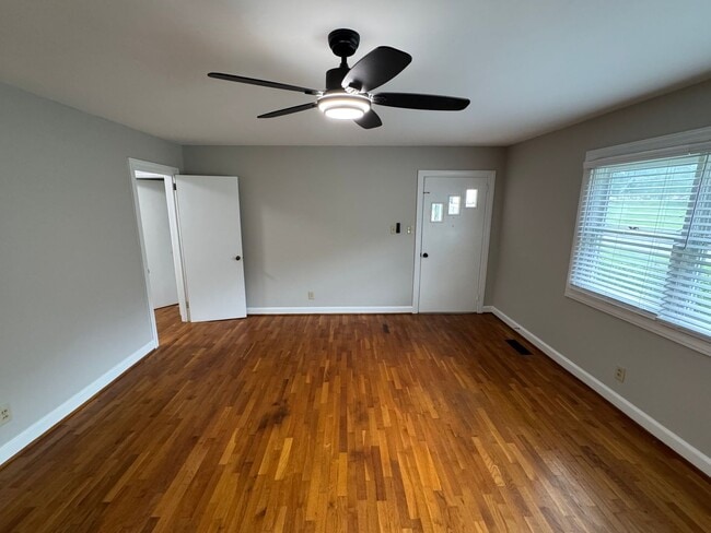 Photo - 2112 N Stewart Ave