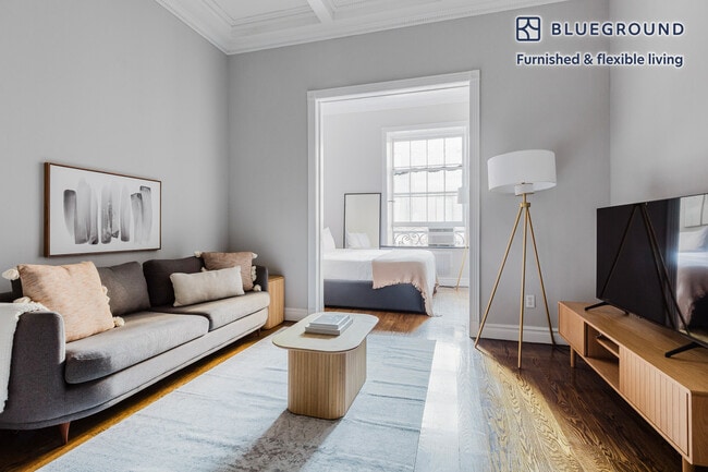 Building Photo - 7 E 75th St Rental
