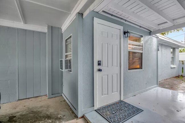 Photo - 1235 Grove St