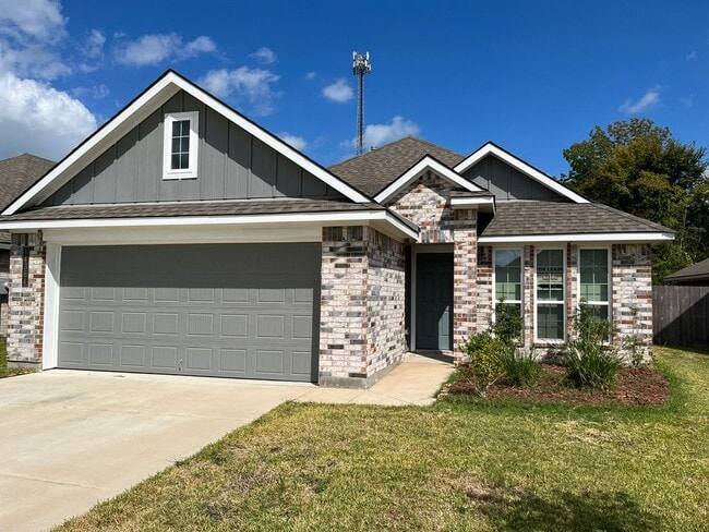 Building Photo - Like new 3 bedroom, 2 bath in the gated community of Point Aquarius/Summerchase